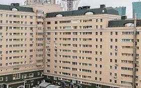 25 Вид На Байтерек Для 1-4 Человек С Кроватью И Раскладным Диваном